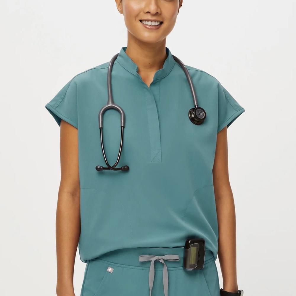 Figs Rafaela Oversized Scrub Top - Hydrogreen